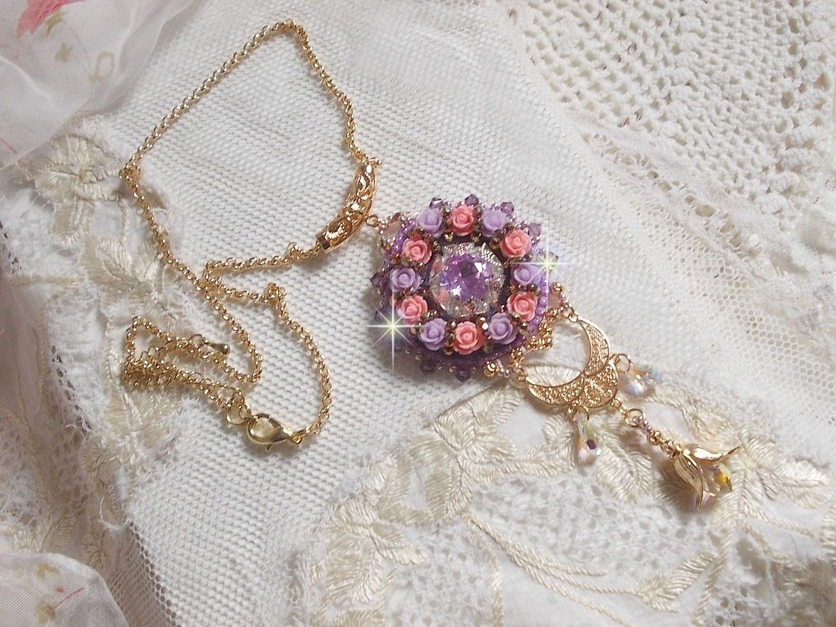  Pendentif Glace Purple brod&eacute; avec perles verre de boh&egrave;me, rocailles Miyuki japonaises, accessoires en laiton perles Cristal Swarovski