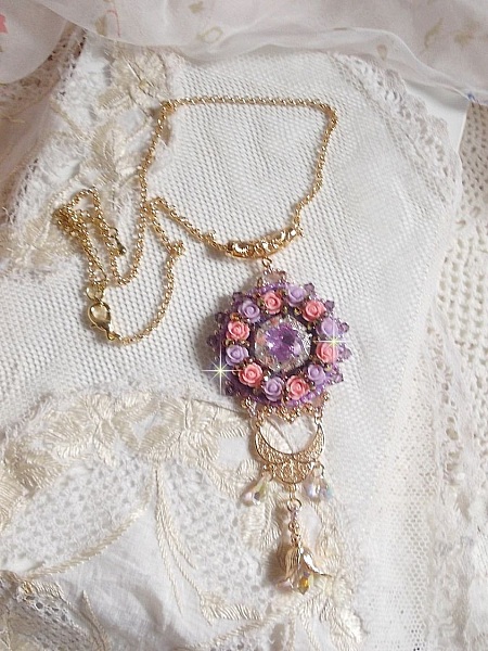  Pendentif Glace Purple brod&eacute; avec perles verre de boh&egrave;me, rocailles Miyuki japonaises, accessoires en laiton perles Cristal Swarovski