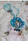 Pendentif Mademoiselle au style r&eacute;tro avec cabochon d&rsquo;une femme souriante, orn&eacute; d&rsquo;un ruban de soie Bleu, cristaux, perles verre : rocailles et roses, coupelles et cha&icirc;ne Argent 925/1000