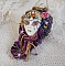 Pendentif La Passionn&eacute;e de Venise brod&eacute; avec un ruban de Soie Shibori, des perles Sugilite semi-pr&eacute;cieuses, des cristaux et diverses perles