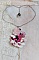 Pendentif Pink brod&eacute; avec ruban de soie, fleurs cloches en verre, rocailles, &eacute;cusson et pompons fourrure vison 