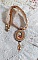 Pendentif Reflets de Ros&eacute;e brod&eacute; avec cabochon r&eacute;sine, dentelle ancienne, chatons, gouttes Crystal, perles verres et rocailles