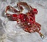 Plastron Rubis haute Couture brod&eacute; avec des cabochons : l&rsquo;Agate et le Corail Rouge, cristaux : fleurs, gouttes, toupies, fleurs, perles en R&eacute;sine et Verre, rocailles,  calottes et perles filigran&eacute;es