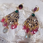 BO Asiane, dentelle violine, gouttes en cristal, perles, estampes, b&eacute;li&egrave;res plaqu&eacute;es or et dormeuses en laiton dor&eacute;