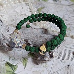 Bracelet Couronne Emeraude avec pierres de lave teint&eacute;e, perles cristal Swarovski et breloque arbre de vie m&eacute;tal