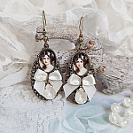 BO Charme Shabby Chic cr&eacute;&eacute;es avec perles Cristal Swarovski, cabochons loupes, strass, crochets laitons