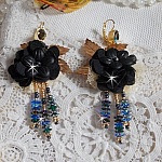 BO Attrape R&ecirc;ves Noires et Dor&eacute;es avec fleurs Lucites, dentelle, estampes, fleurs en cristal, rocailles et dormeuses en Laiton