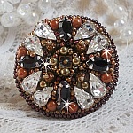 Bague Amber Romance avec cristaux : navettes Jet, Poires Cristal et perles rondes nacr&eacute;es sur une bague couleur Bronze. Les cristaux sont orn&eacute;s de perles magiques et rocailles, un style Am&eacute;rindien