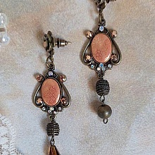 BO Terra Cotta cr&eacute;&eacute;es avec des cabochons en porcelaine de couleur terre avec des cristaux sur pendentif Bronze en m&eacute;tal et laiton 