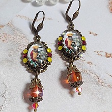 BO Oiseau Huppe ovales et pendantes, cabochons repr&eacute;sentant des oiseaux mont&eacute;es sur pendentifs, gouttes en verre, cabochons en cristal et dormeuses en laiton. Une fa&ccedil;on de voir ce bel oiseau