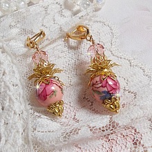 BO Rosy mont&eacute;es avec perles en c&eacute;ramique, verre, Cristal de Swarovski et dormeuses en laiton