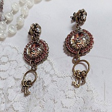BO Chata Steampunk mont&eacute;es avec breloques cl&eacute;s, strass, cabochons loupes et perles Cristal Swarovski