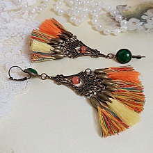 BO Kal&eacute;idoscope avec pompons multicolores, perles r&eacute;sines, pendentifs et dormeuses m&eacute;tal