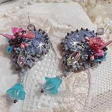 BO Mademoiselle Bluse Haute-Couture brod&eacute;es avec des Cristaux de Swarovski, des fleurs en verre de Boh&egrave;me, de la dentelle Grise et des rocailles