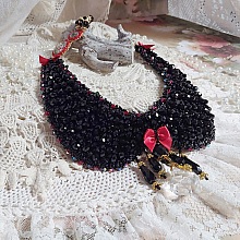 Plastron Nuit d&rsquo;Etoiles brod&eacute; avec des cristaux, perles potirons, perles aplaties et rocailles