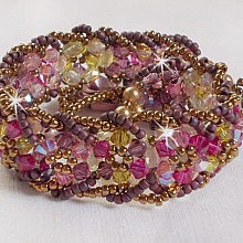 Bracelet Crystal Mjestic avec des toupies en crystal de Swarovski, rocailles et perles de boh&ecirc;me;