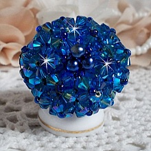 Bague Saphir avec des Cristaux de Swarovski et des perles de boh&ecirc;me