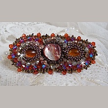 Pince &agrave; cheveux Topaz brod&eacute;e avec un cabochon en nacre Acajou, des Cristaux de Swarovski et des rocailles