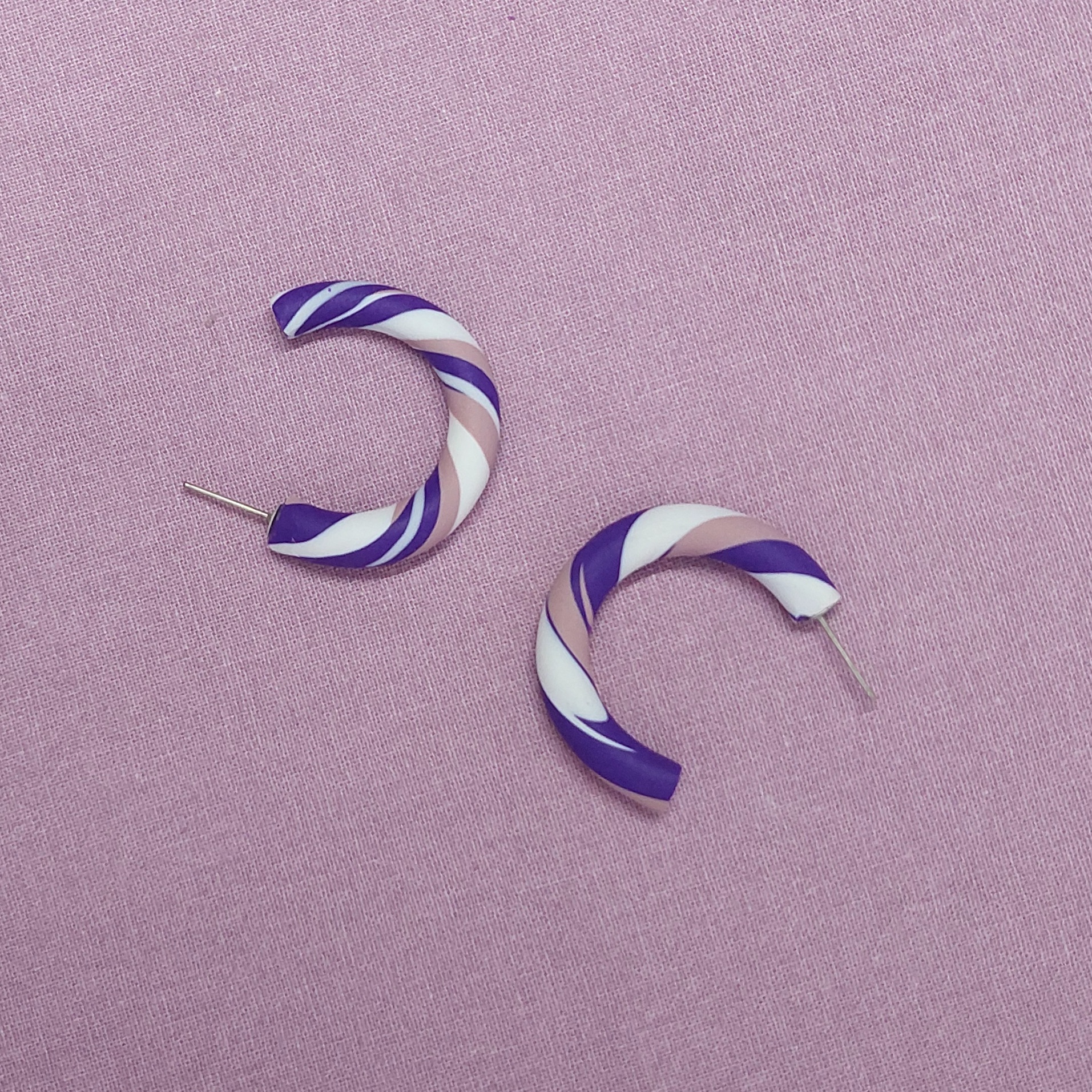 Cr&eacute;oles m&eacute;lang&eacute;es violettes, roses et blanches