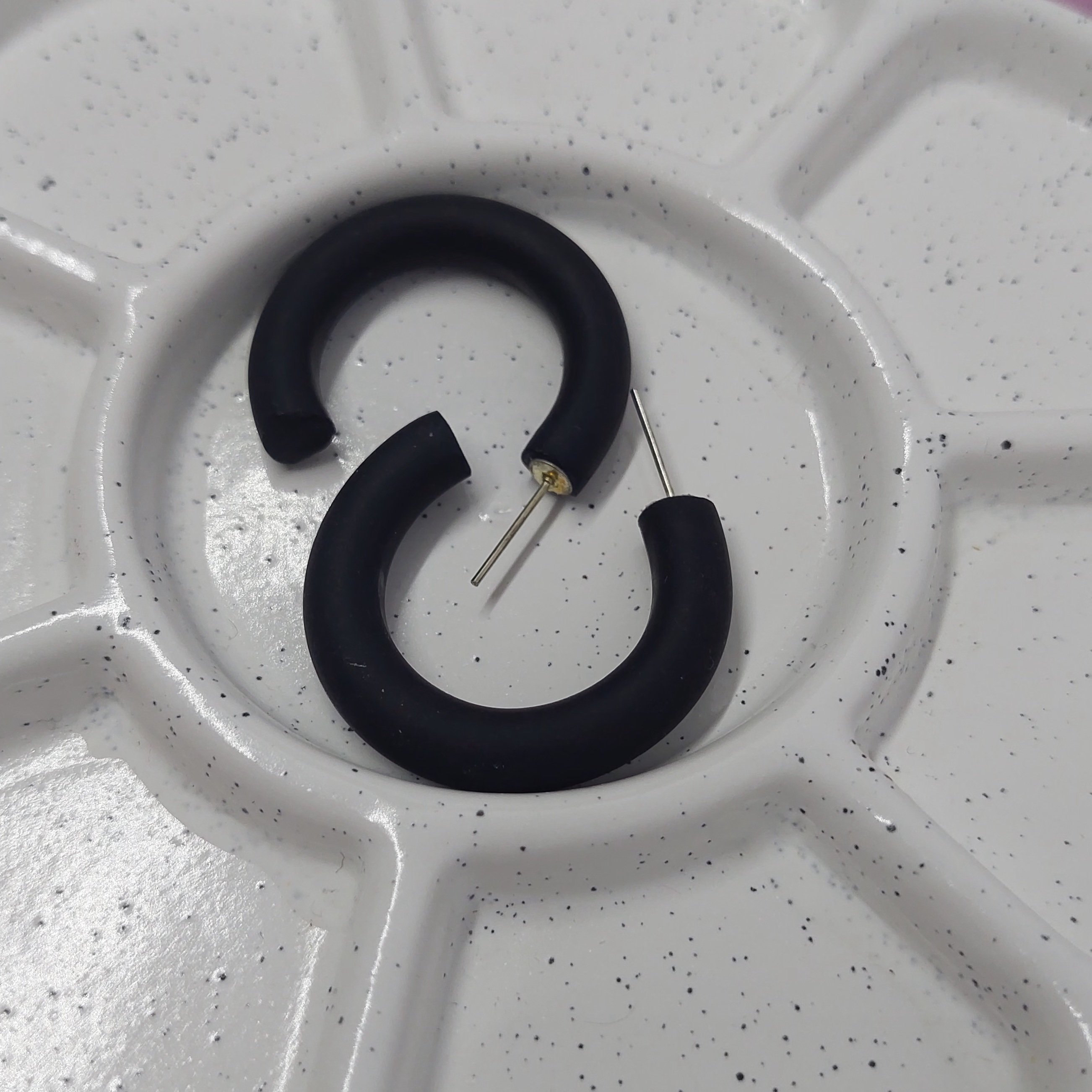 Cr&eacute;oles noires mat et unies