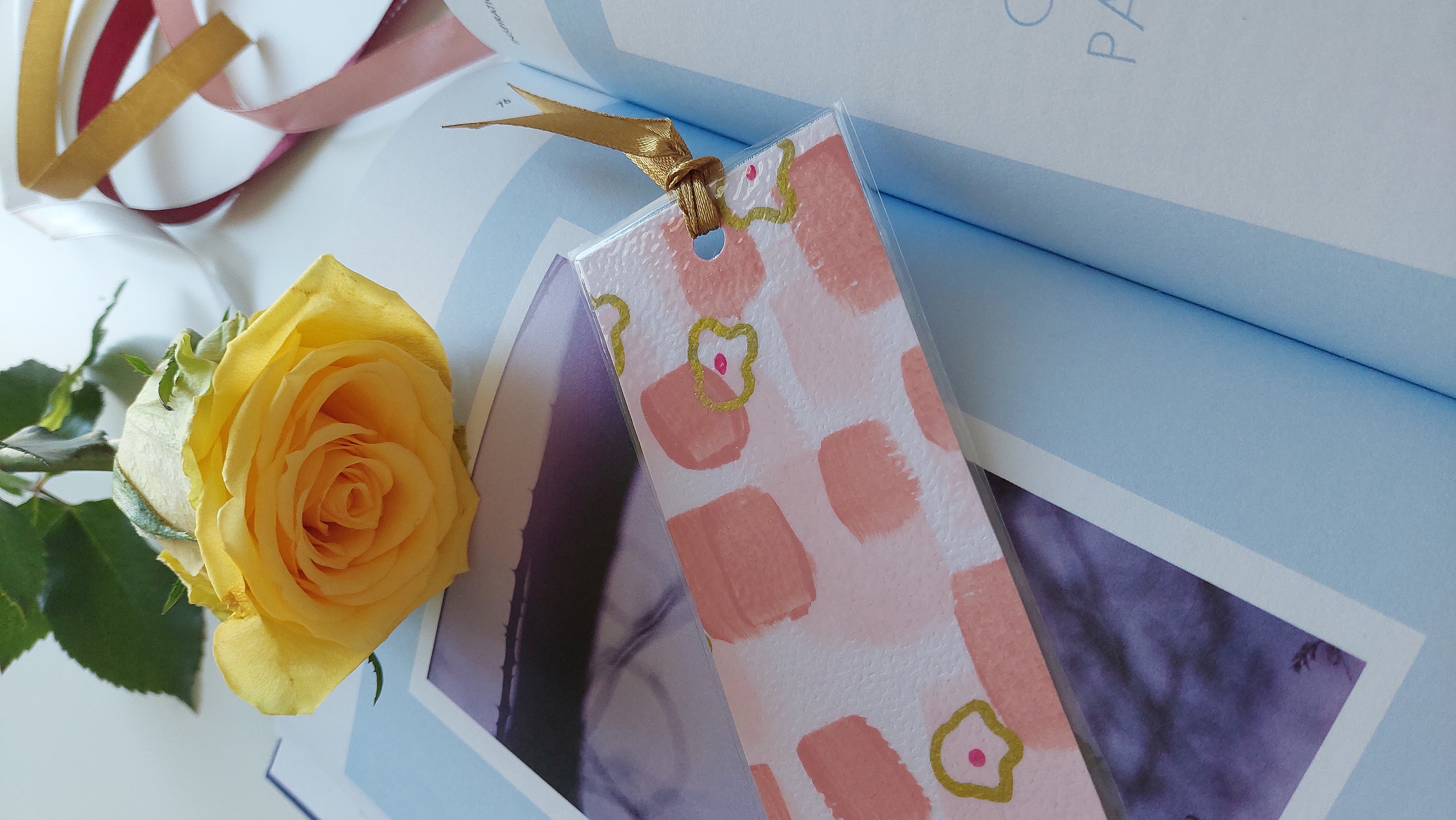 Marque-page ruban motifs coeurs